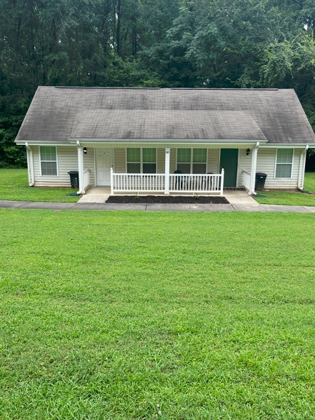 Primary Photo - 212 Samaritan Dr