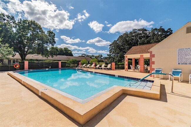 Building Photo - 11110 Carriage Hill Dr