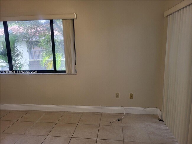 Building Photo - 9843 SW 138th Ave