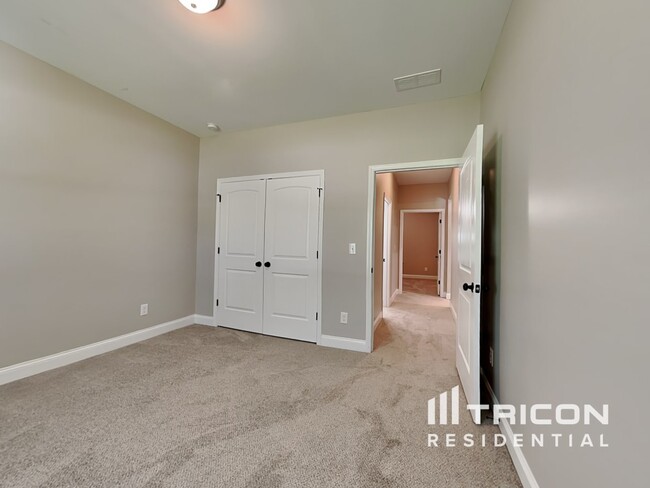 Building Photo - 7841 Melanie Dr
