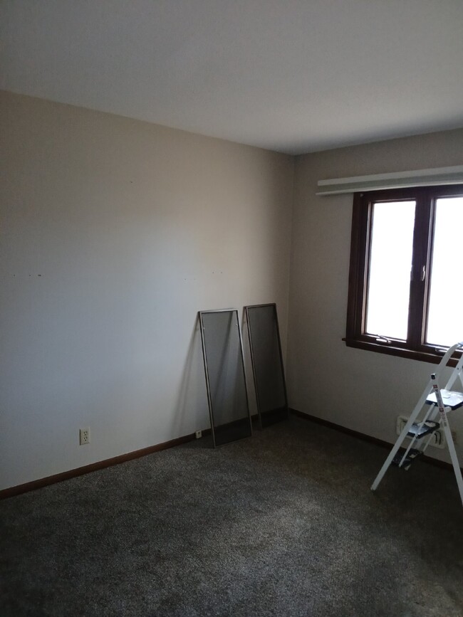 Building Photo - Cozy Rambler 3 Bedroom 2 Bathroom in Apple...