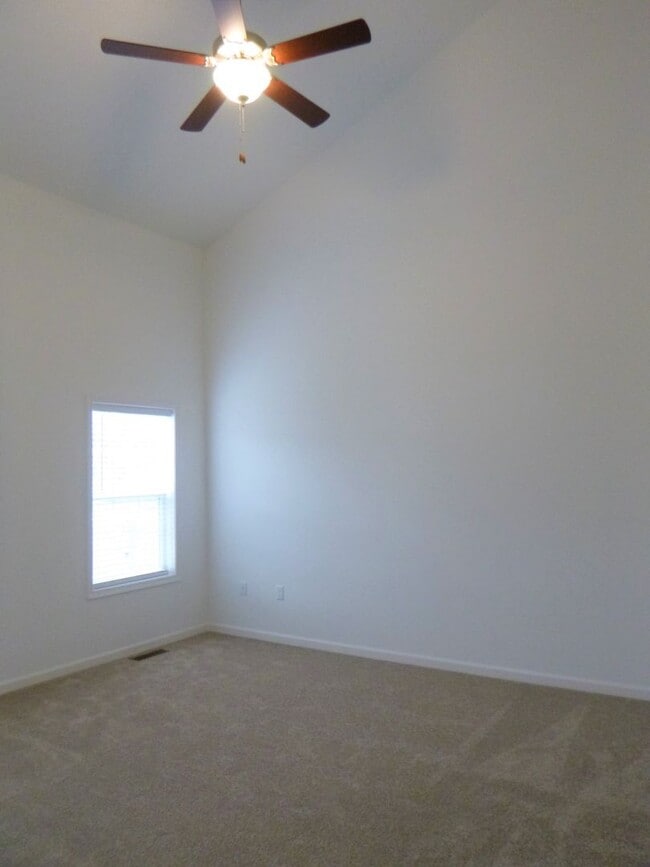Building Photo - 4617 Hamlin Ln