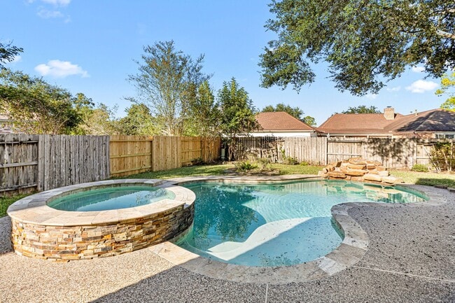 Building Photo - 15002 Havenridge Dr