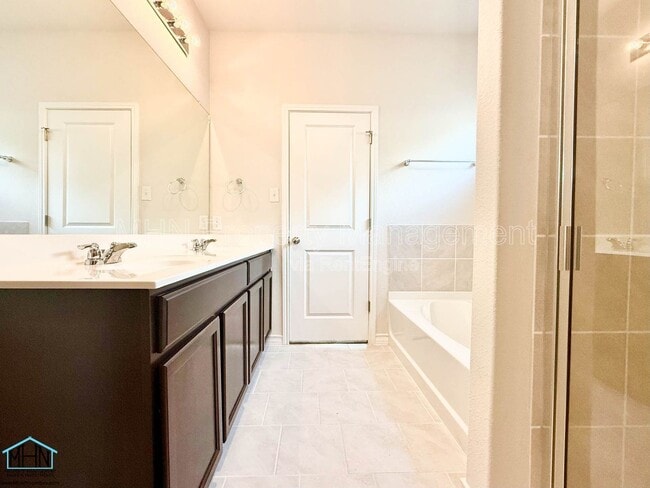 Building Photo - 13722 Trinity Cv