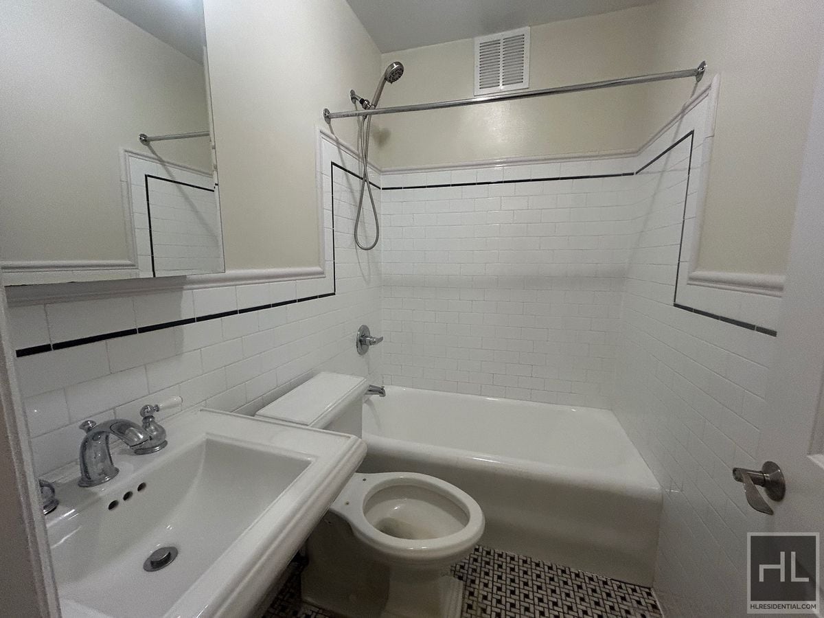 Building Photo - SECOND AVENUE