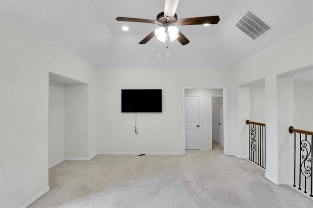 Building Photo - 13865 Pomegranate Dr