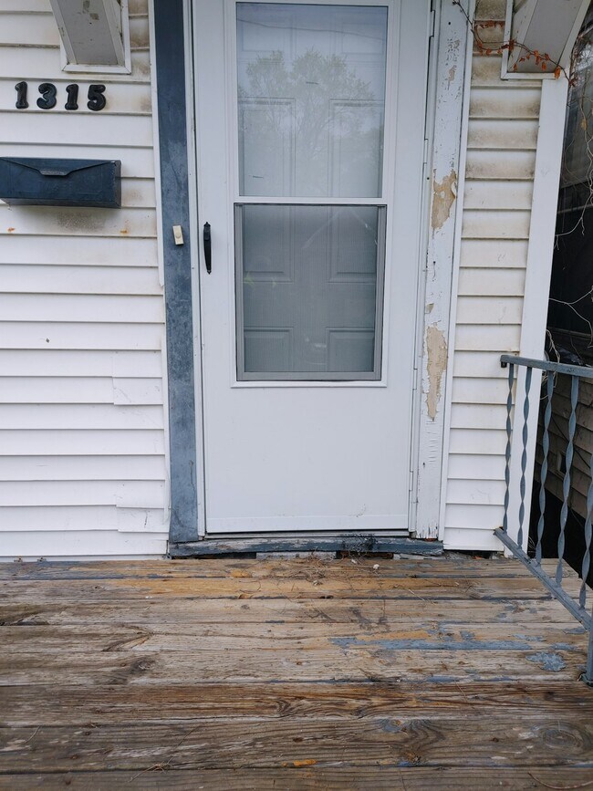 Building Photo - 1315 W John H Gwynn Jr Ave