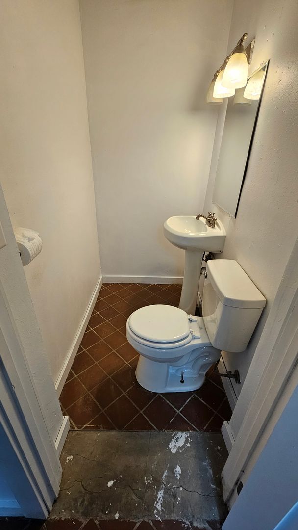 Building Photo - Ore