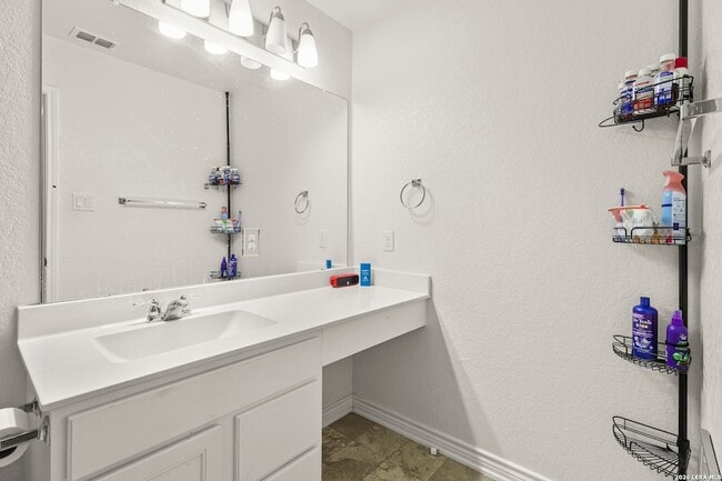 Building Photo - 355 Deer Crest Dr