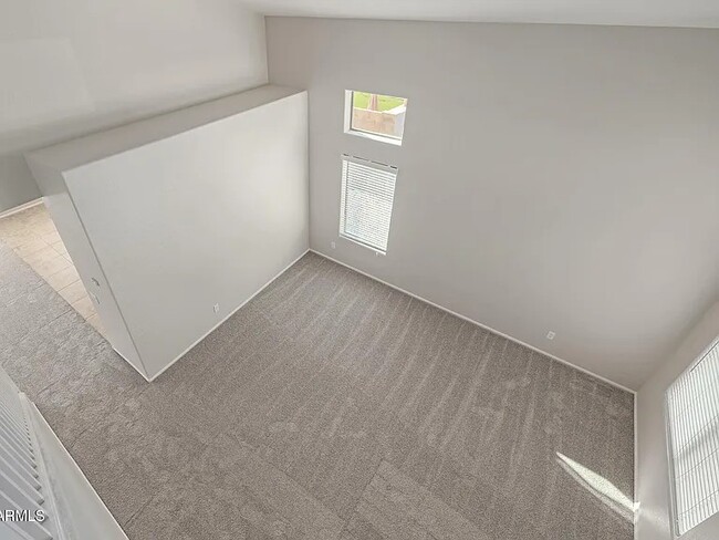 Building Photo - 355 W Jersey Way