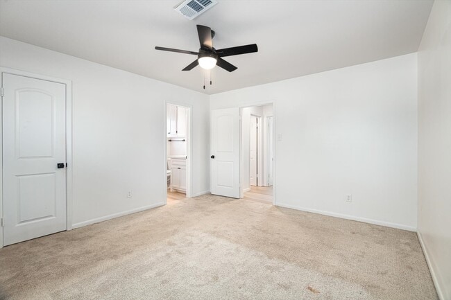 Building Photo - 416 Southern Oaks Dr