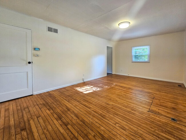 Building Photo - 1408 Harpst St