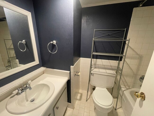 Building Photo - Don't Miss Out! Wont Last Long!