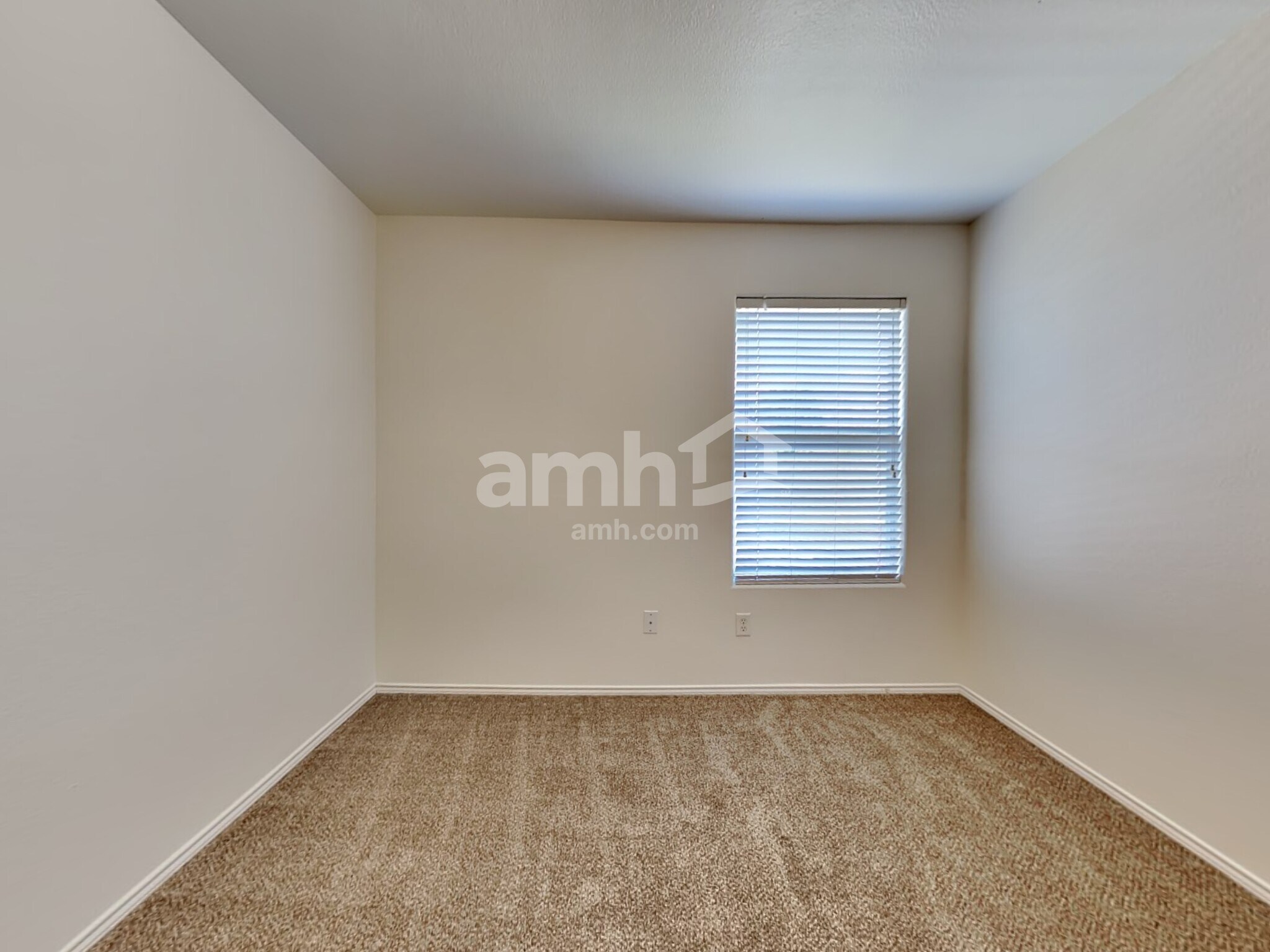 Building Photo - 1966 Courtside Dr