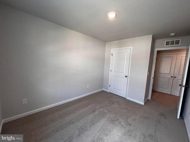 Building Photo - 118 Willett Holw St