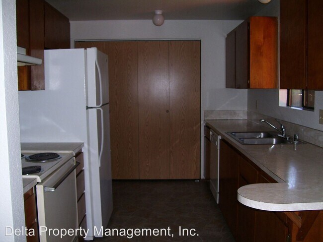 Building Photo - 6423-6423 Armar Rd