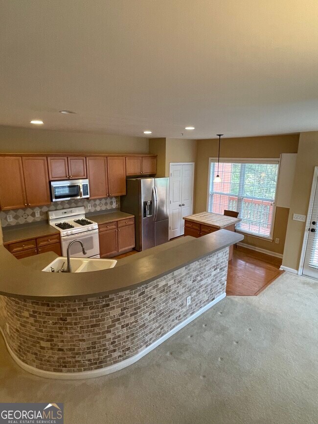 Building Photo - 1773 Highlands View Dr