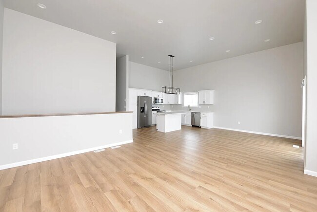 Building Photo - 2383 Eagle Vly Dr S
