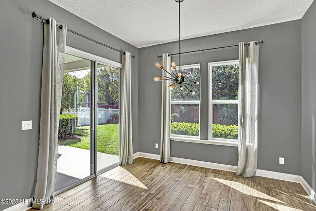 Building Photo - 1637 Fenton Ave