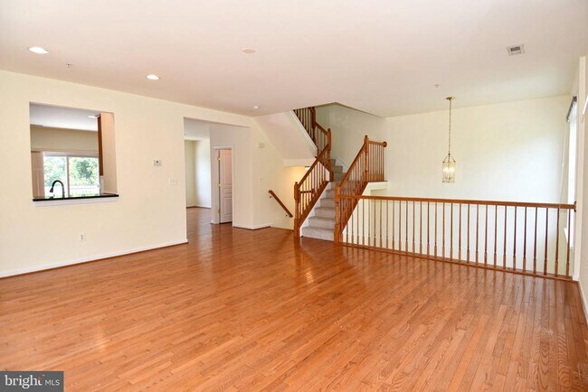 Building Photo - 8784 Lincoln St