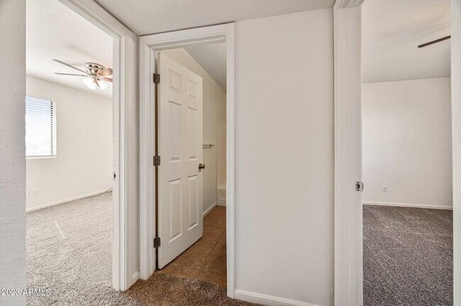 Building Photo - 6166 E Glencove St