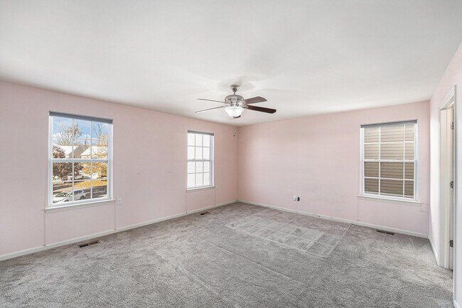 Building Photo - 27106 Ladbroke St