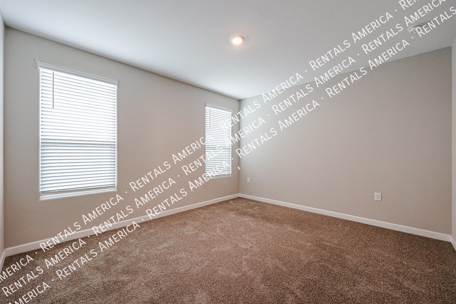 Building Photo - 8845 S 165th Ave