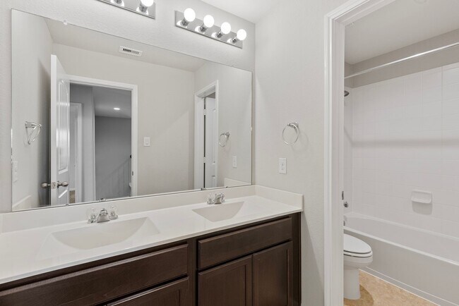 Building Photo - 12123 Parade Park Pl