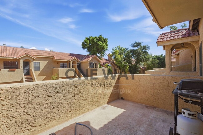 Building Photo - 1126 W Elliot Rd