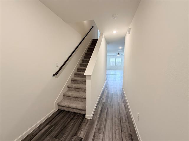 Building Photo - 609 Delaware Ave