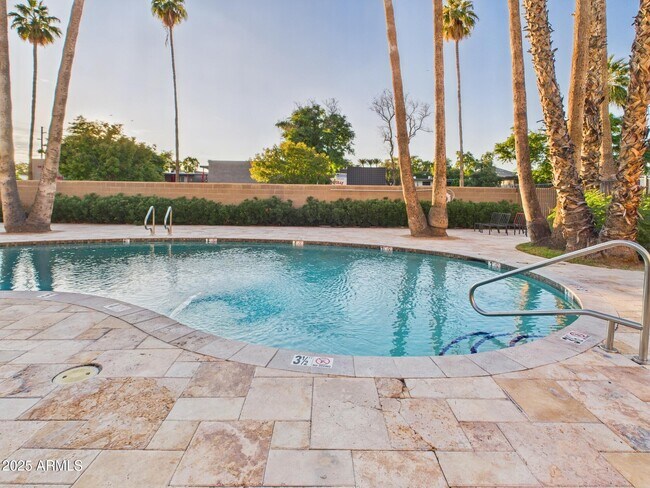 Building Photo - 6501 N 17th Ave