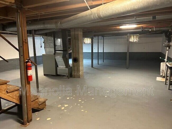 Building Photo - 437 Norvell St