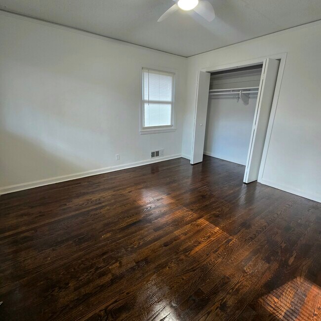 Building Photo - 1831 Shepherd Cir SW