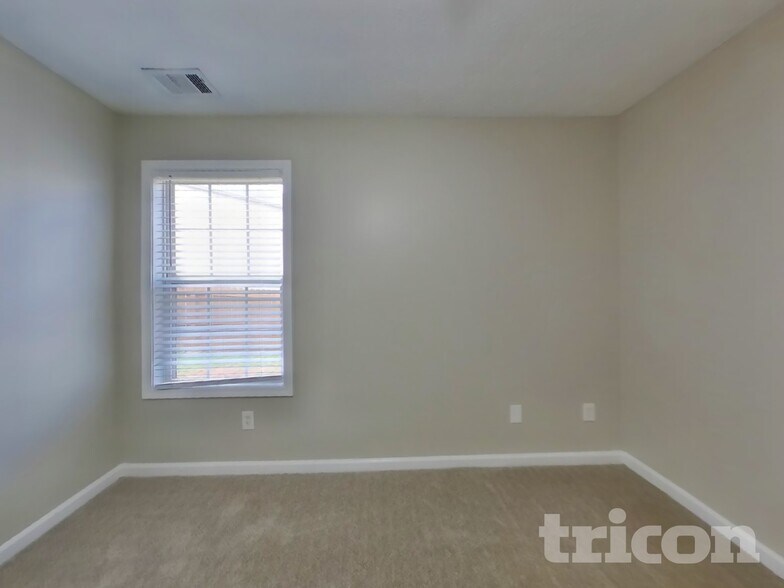 Building Photo - 200 Pebble Brooke Ct