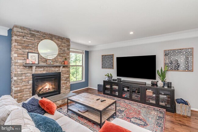 Building Photo - 24846 Somerby Dr