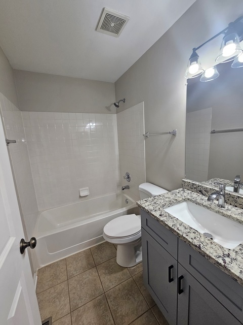 Building Photo - 2805 Vernal Ln