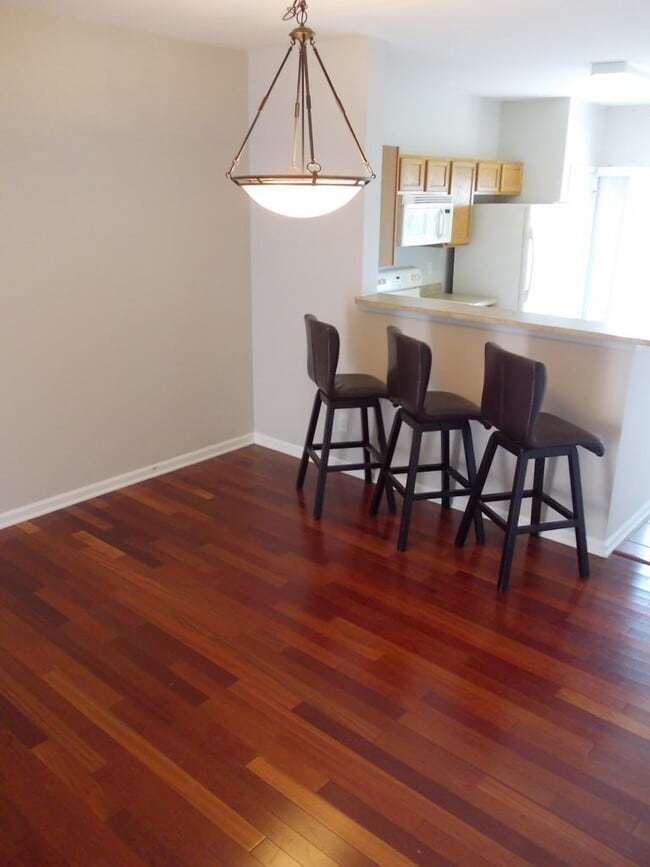 Building Photo - Awesome 2 Bed Condo in Desired NODA - The ...