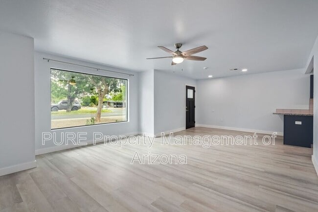 Building Photo - 5740 N 14th St