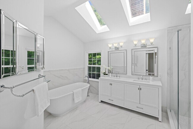 Building Photo - 6609 Heidi Ct