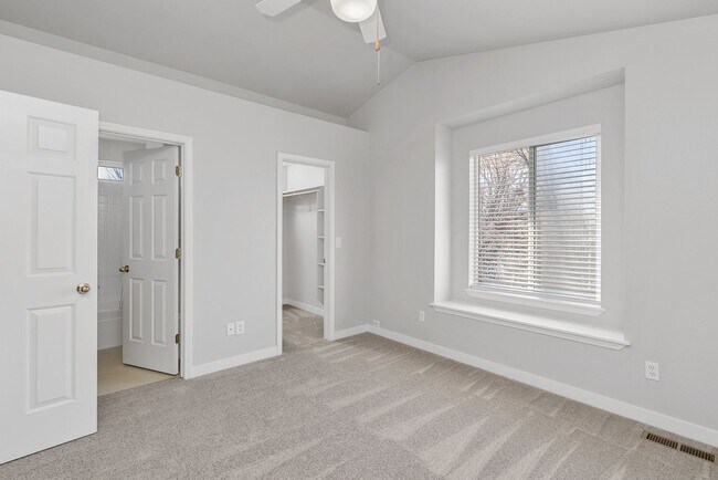 Building Photo - Welcome to Star! Great location 3 bed 2.5 Bath