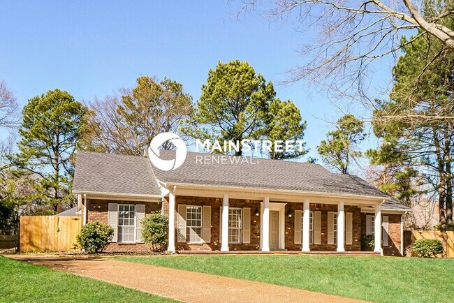 Building Photo - 4 Bedroom Pet-Friendly Home in GERMANTOWN, TN with Main Street Renewal