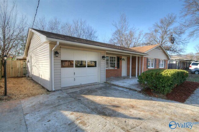 Building Photo - 4015 Apollo Dr SW