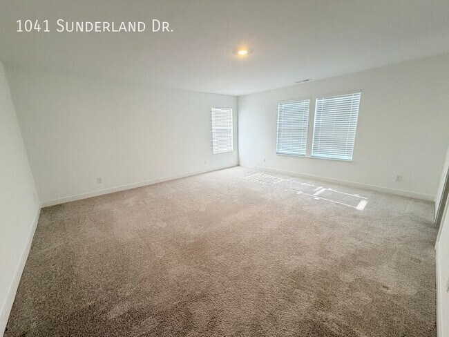 Building Photo - 1041 Sunderland Dr