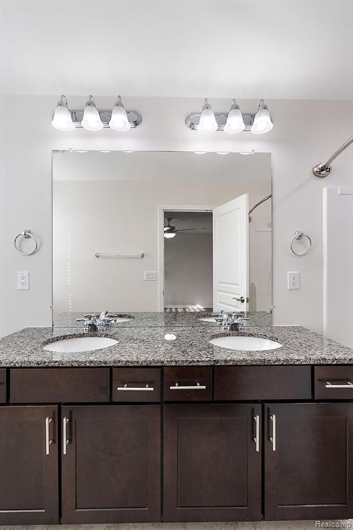 Building Photo - 2884 Glenbar Cir