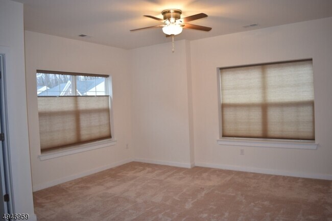 Building Photo - 229 Parkview Ln