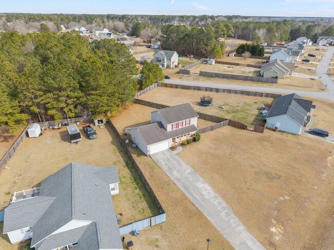 Building Photo - Welcome to Brookstone Crossing!