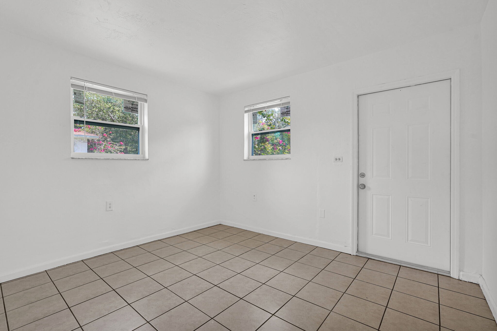 Building Photo - 558 NW 90th St