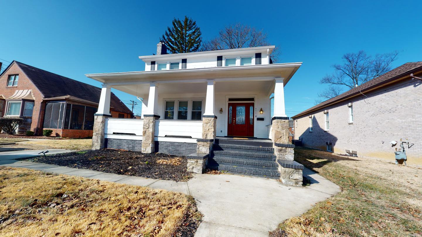 Building Photo - Beautifully updated East Arlington home by...