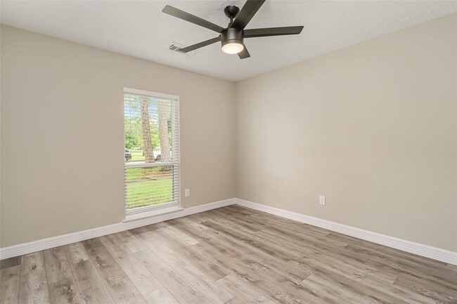 Building Photo - 16110 Reseda Cir