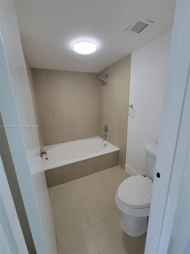 Building Photo - 16546 NE 26th Ave